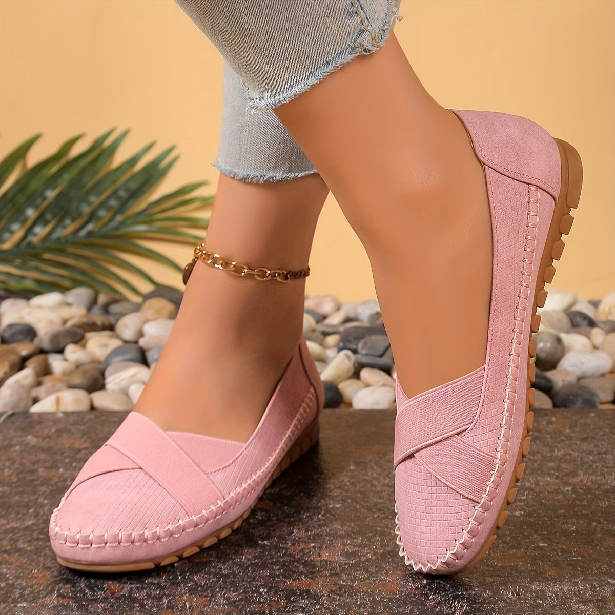Women's Textured Cross-Strap Ballet Flats Corvine