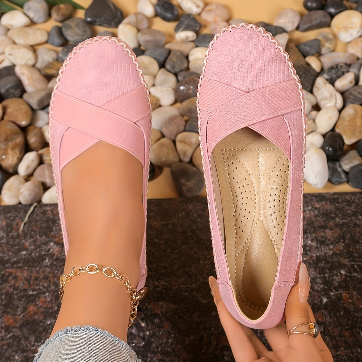 Women's Textured Cross-Strap Ballet Flats Corvine