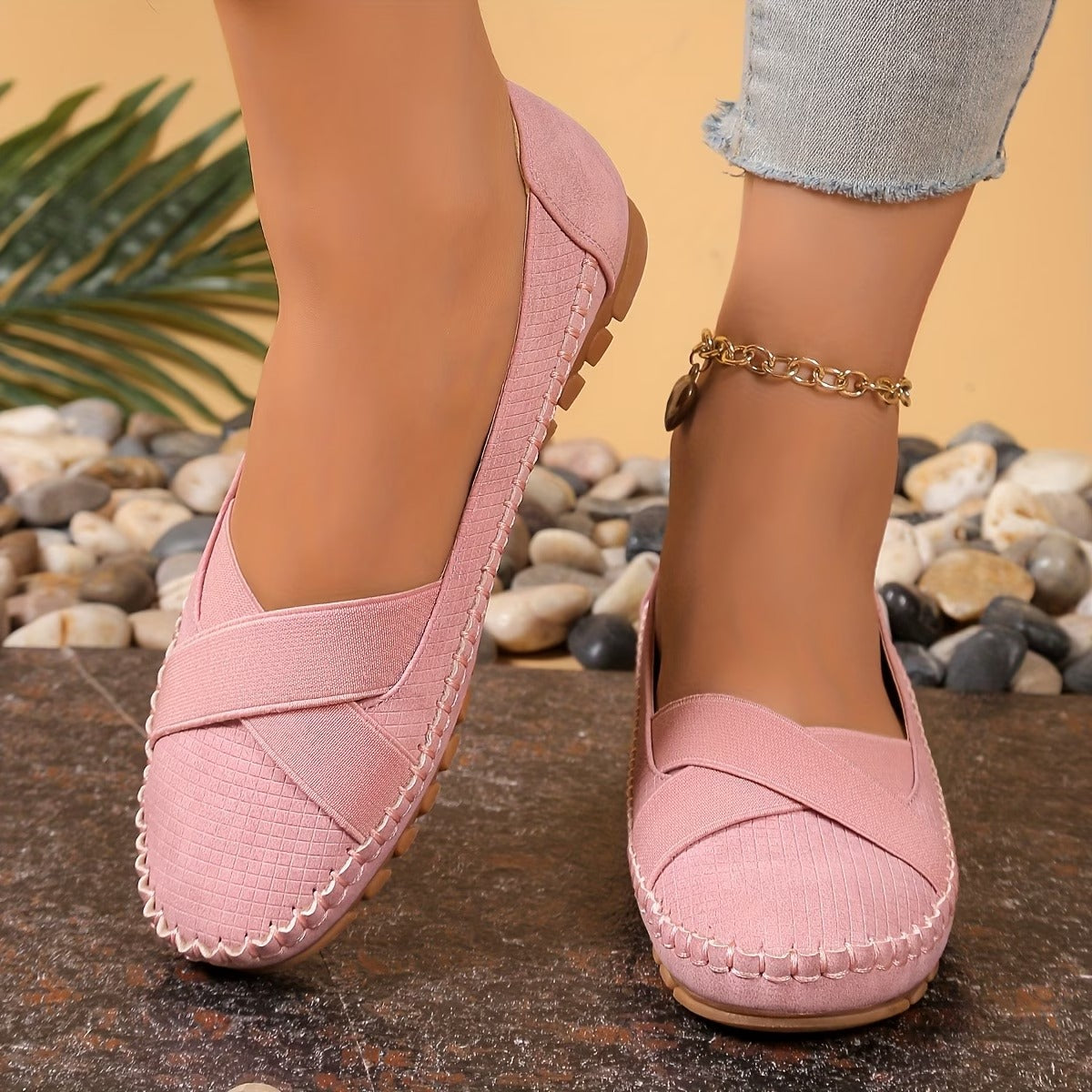 Women's Textured Cross-Strap Ballet Flats Corvine